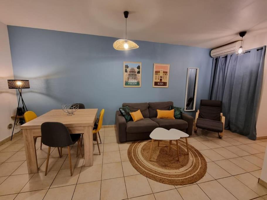 Agreable Appartement Avec 2 Places De Parking Dans Le Garage Beziers Exterior photo